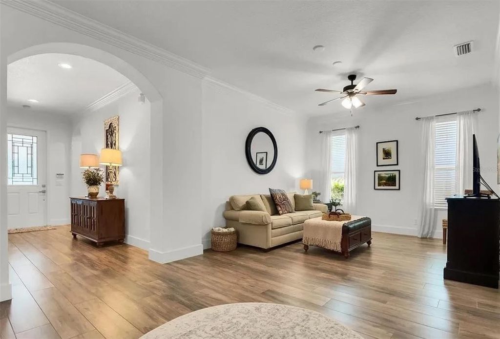 Image 12 of property listing at 7222 SPIKERUSH LANE, Winter Garden, FL 34787