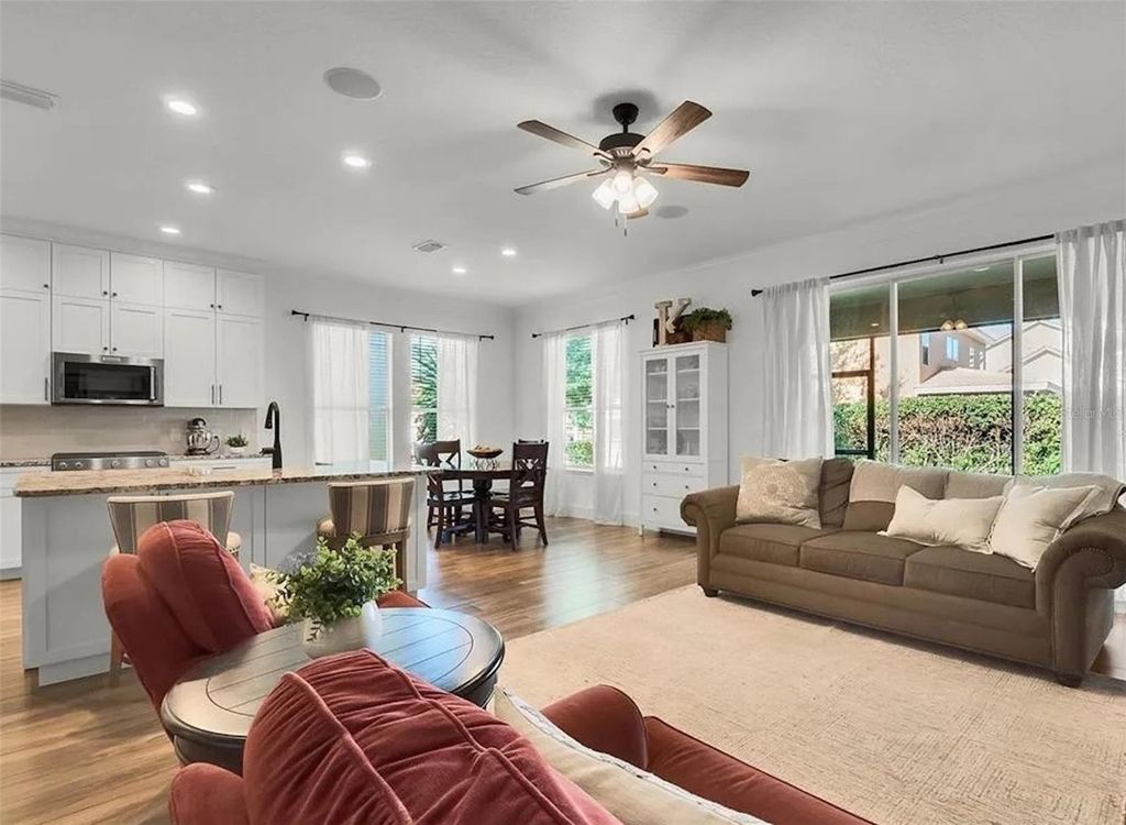 Image 19 of property listing at 7222 SPIKERUSH LANE, Winter Garden, FL 34787