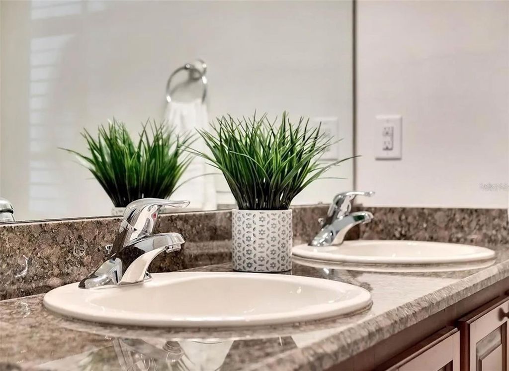 Image 9 of property listing at 7222 SPIKERUSH LANE, Winter Garden, FL 34787