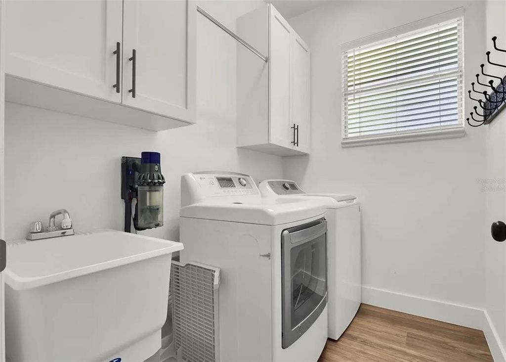 Image 10 of property listing at 7222 SPIKERUSH LANE, Winter Garden, FL 34787