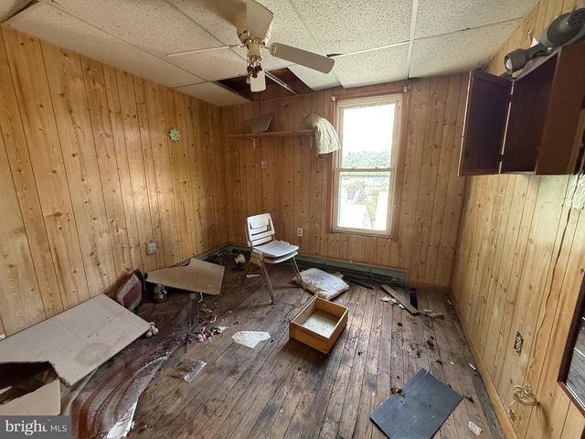 315 WASHINGTON ST, Tamaqua, PA 18252