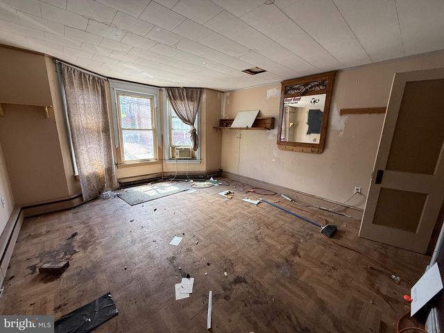 315 WASHINGTON ST, Tamaqua, PA 18252
