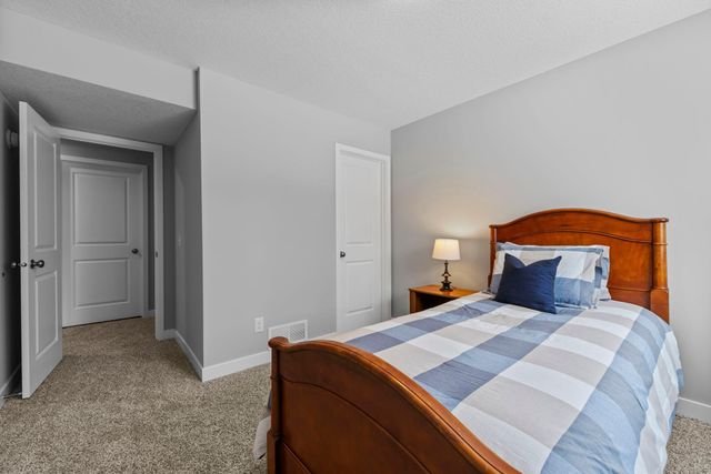 6649 167th Street W, Lakeville, MN 55068