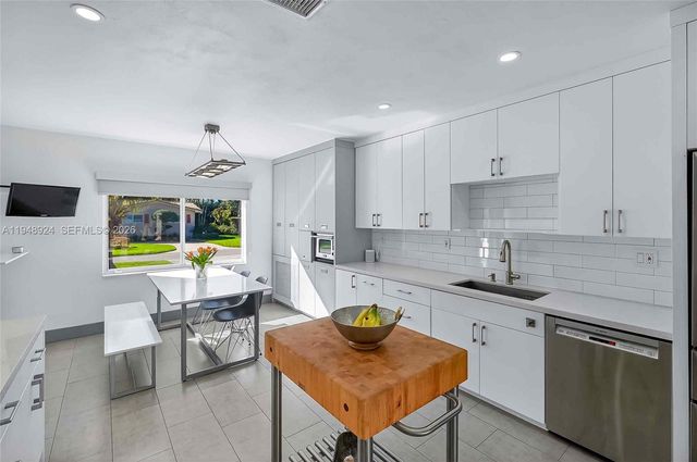 831 NE 109th St, Biscayne Park, FL 33161