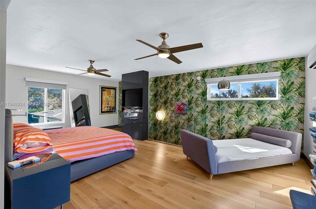 831 NE 109th St, Biscayne Park, FL 33161