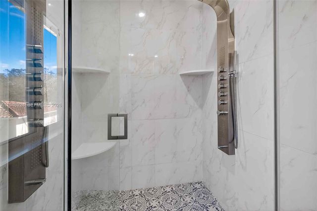 831 NE 109th St, Biscayne Park, FL 33161