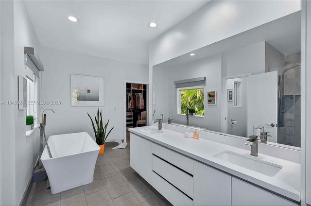 831 NE 109th St, Biscayne Park, FL 33161