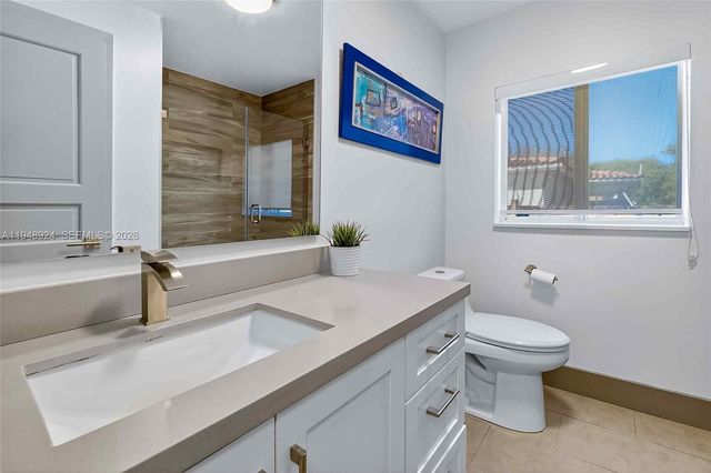 831 NE 109th St, Biscayne Park, FL 33161