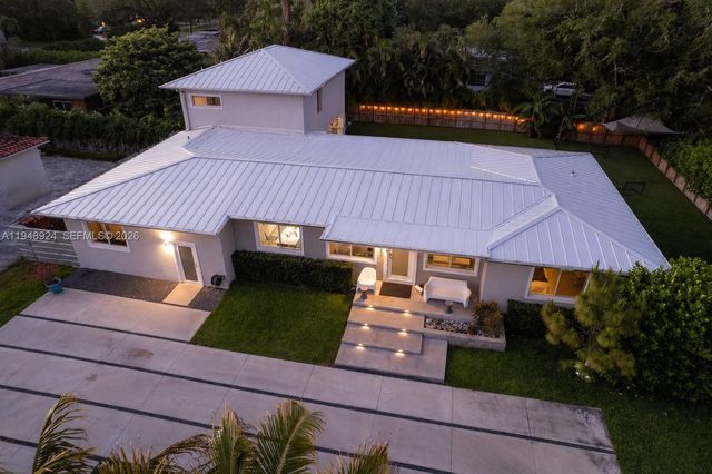 831 NE 109th St, Biscayne Park, FL 33161