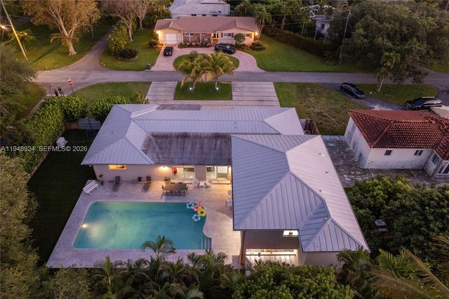 831 NE 109th St, Biscayne Park, FL 33161