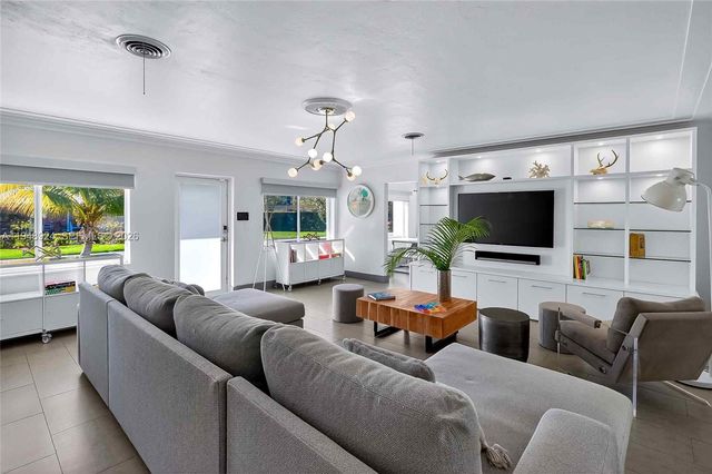 831 NE 109th St, Biscayne Park, FL 33161