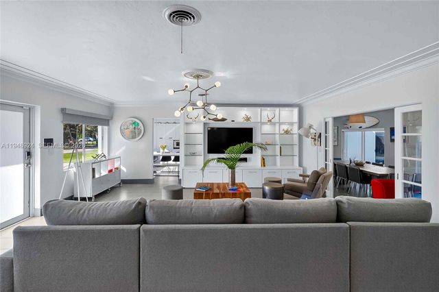 831 NE 109th St, Biscayne Park, FL 33161