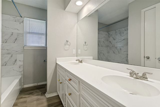 4801 Applewood Road, Fort Worth, TX 76133