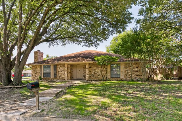 4801 Applewood Road, Fort Worth, TX 76133
