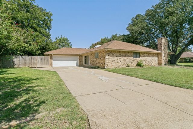 4801 Applewood Road, Fort Worth, TX 76133