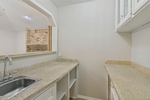 4801 Applewood Road, Fort Worth, TX 76133
