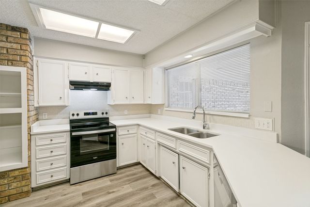 4801 Applewood Road, Fort Worth, TX 76133