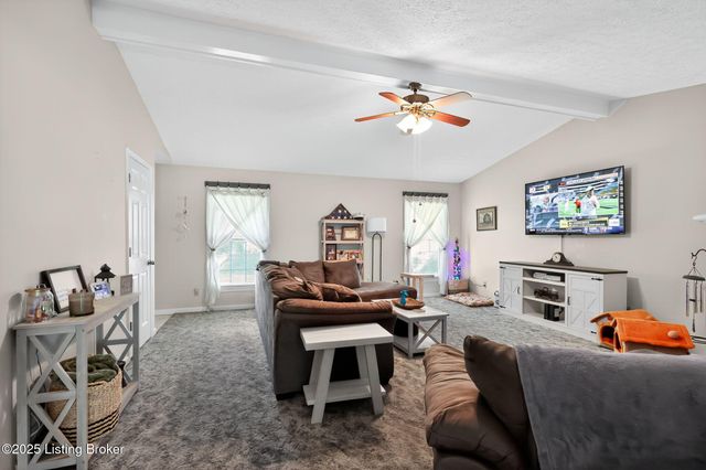 264 Creekview Dr, Taylorsville, KY 40071