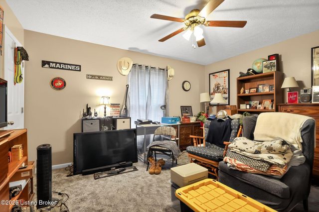 264 Creekview Dr, Taylorsville, KY 40071