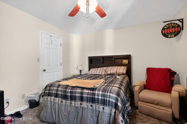 264 Creekview Dr, Taylorsville, KY 40071