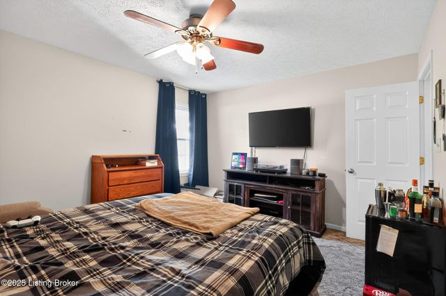 264 Creekview Dr, Taylorsville, KY 40071