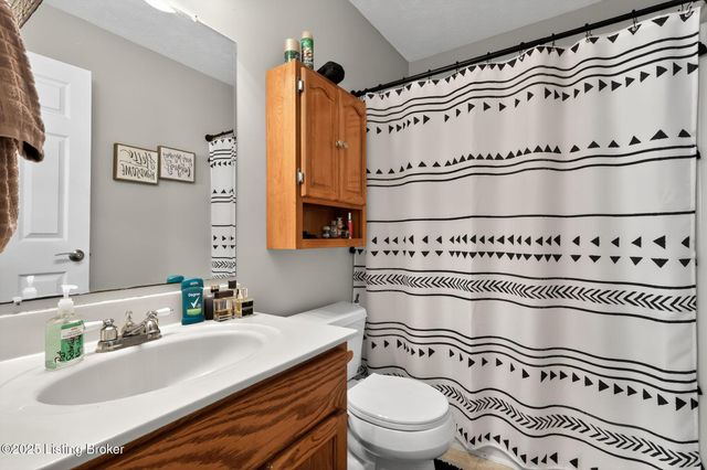 264 Creekview Dr, Taylorsville, KY 40071