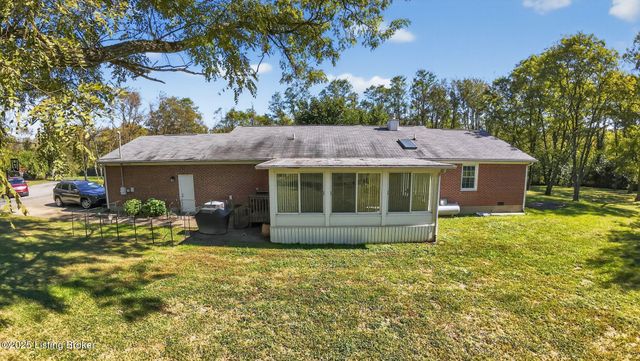 264 Creekview Dr, Taylorsville, KY 40071