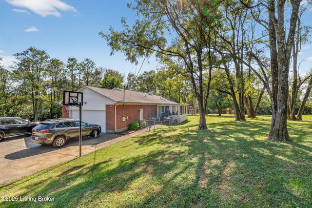 264 Creekview Dr, Taylorsville, KY 40071
