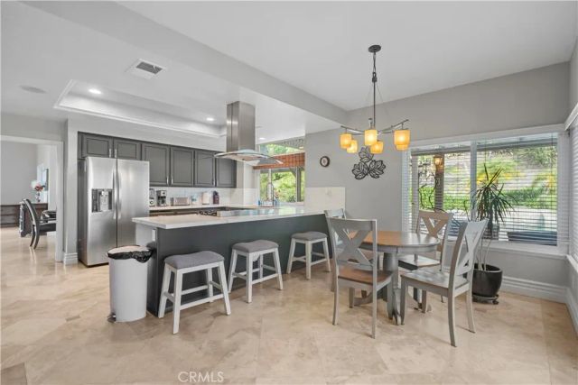 46 Los Felis, Pomona, CA 91766