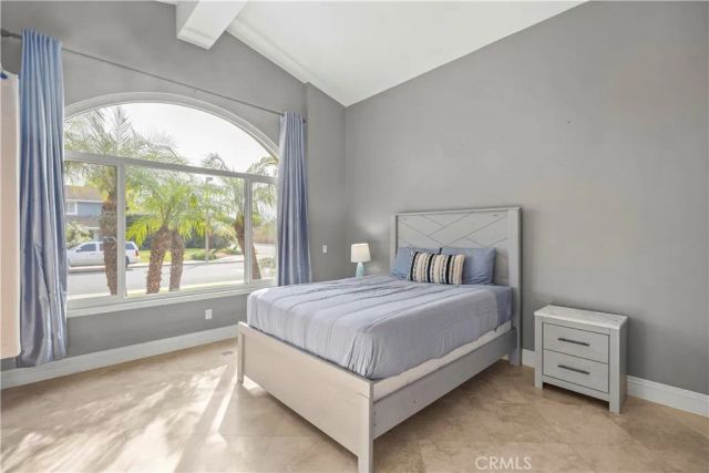 46 Los Felis, Pomona, CA 91766