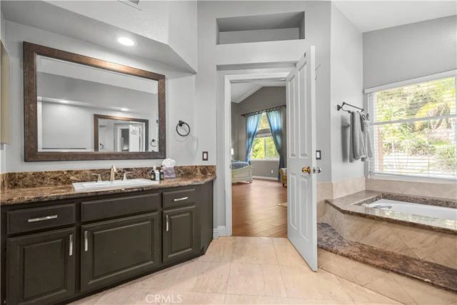 46 Los Felis, Pomona, CA 91766