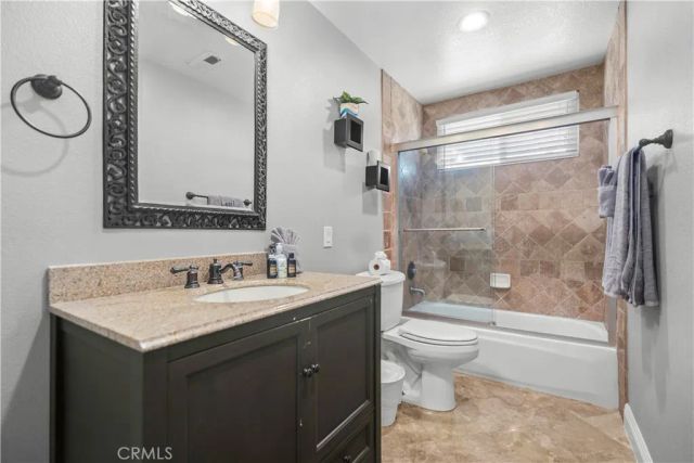 46 Los Felis, Pomona, CA 91766