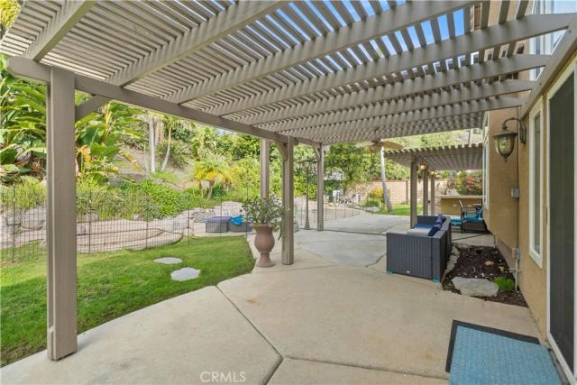 46 Los Felis, Pomona, CA 91766