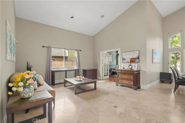 46 Los Felis, Pomona, CA 91766