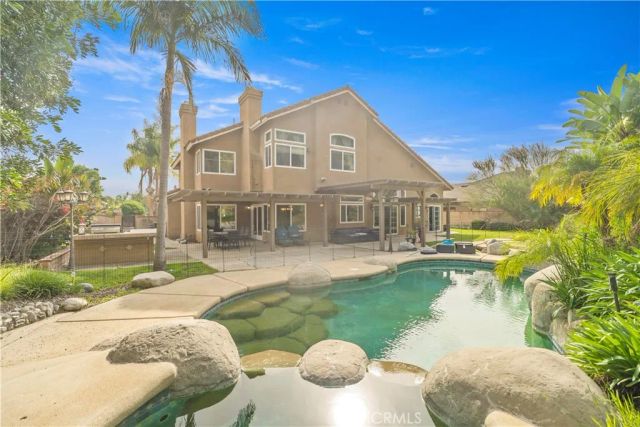 46 Los Felis, Pomona, CA 91766