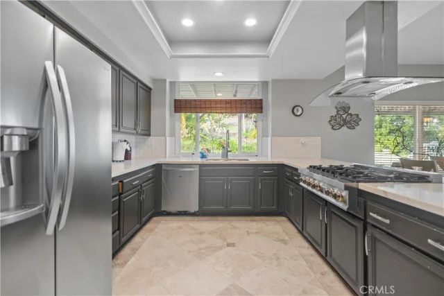 46 Los Felis, Pomona, CA 91766