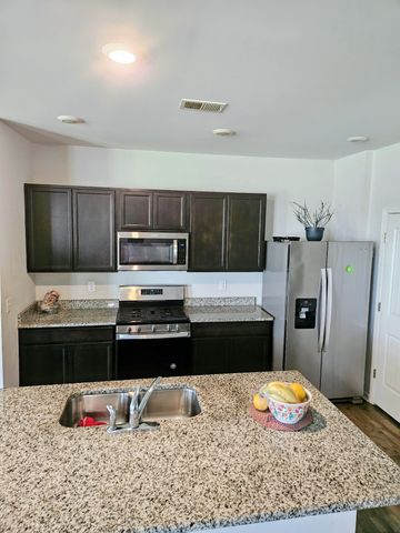 5048 Hunters Village Dr, E, Lebanon, TN 37087