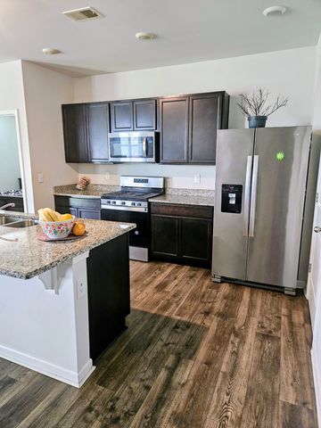 5048 Hunters Village Dr, E, Lebanon, TN 37087
