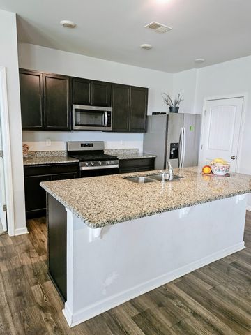 5048 Hunters Village Dr, E, Lebanon, TN 37087