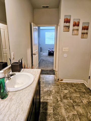 5048 Hunters Village Dr, E, Lebanon, TN 37087