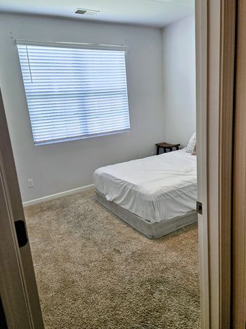 5048 Hunters Village Dr, E, Lebanon, TN 37087