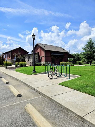 5048 Hunters Village Dr, E, Lebanon, TN 37087