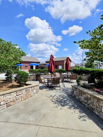 5048 Hunters Village Dr, E, Lebanon, TN 37087