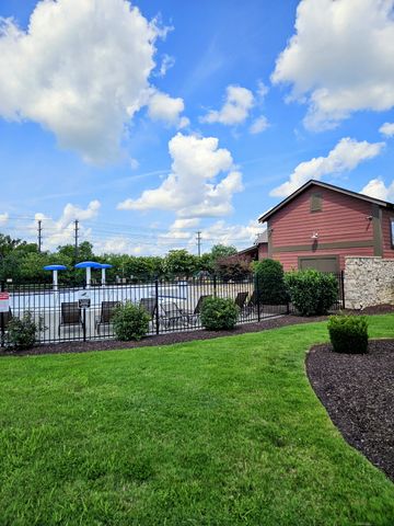 5048 Hunters Village Dr, E, Lebanon, TN 37087