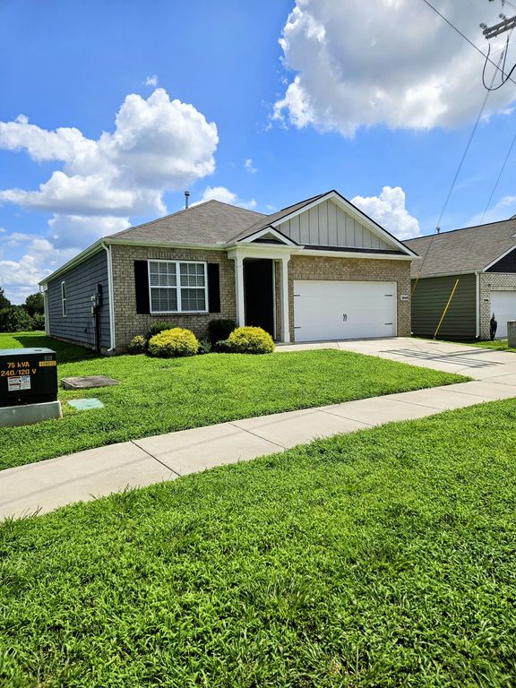 5048 Hunters Village Dr, E, Lebanon, TN 37087