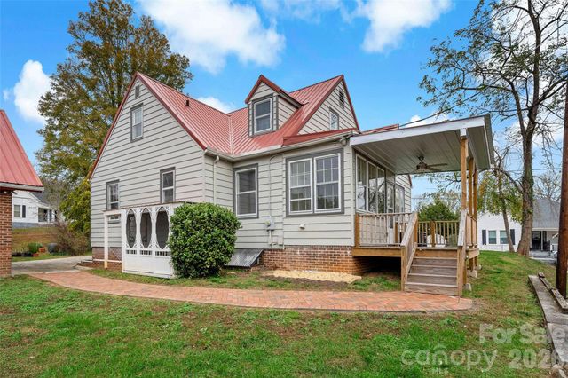 141 N Madison Street, Marion, NC 28752