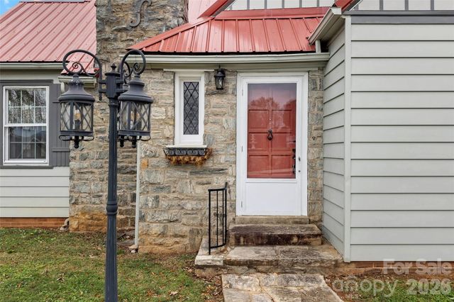 141 N Madison Street, Marion, NC 28752