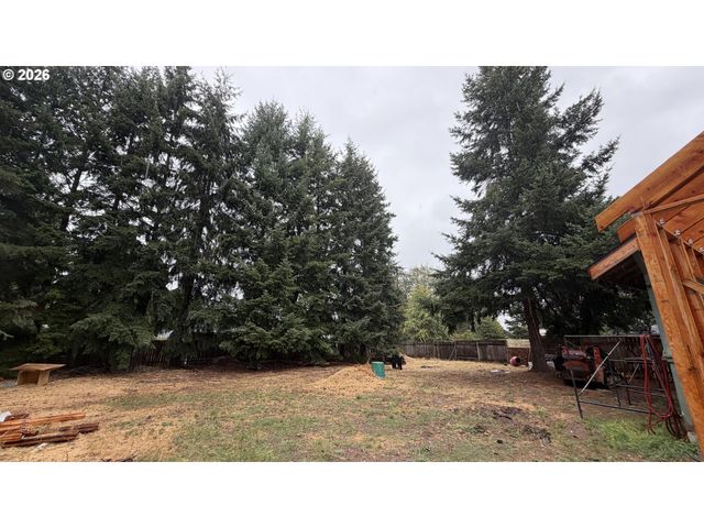 88148 4TH St, Veneta, OR 97487