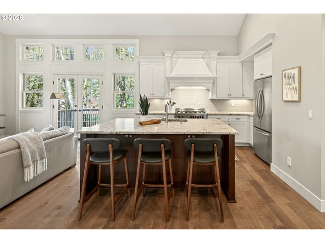 3239 Nw SKYLINE Blvd, Portland, OR 97229