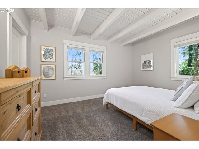 3239 Nw SKYLINE Blvd, Portland, OR 97229